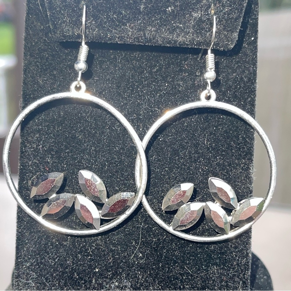 Silver toned round Drop wired Earrings
